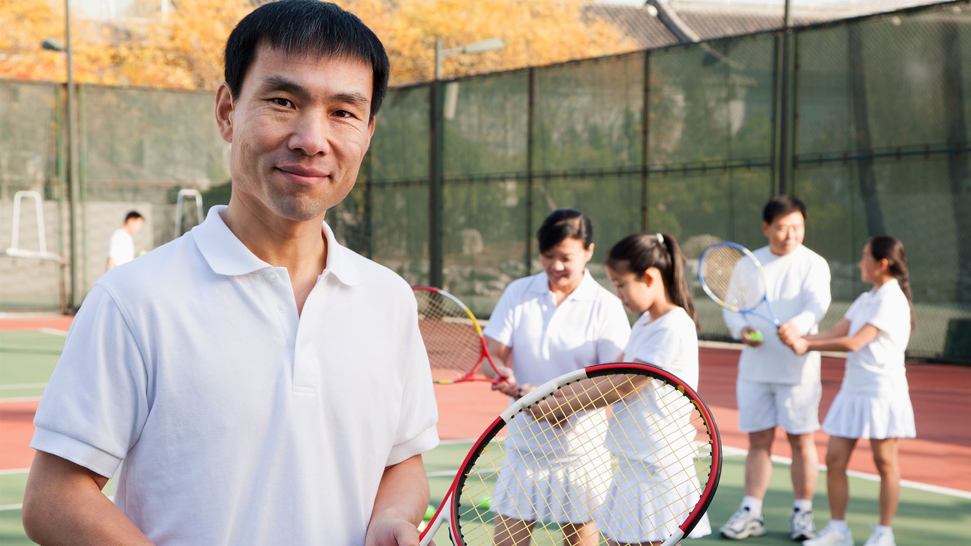 Coaching male and female tennis players